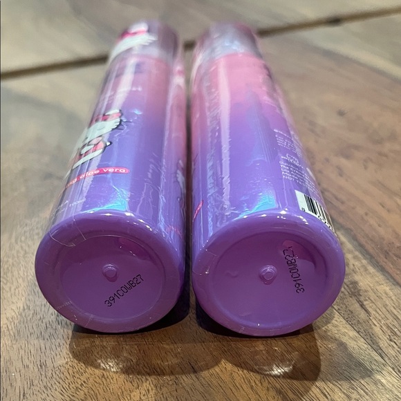 Hello Kitty Pink & Purple Makeup Perfecting Primer and Setting - Limited Edition - Picture 4 of 4